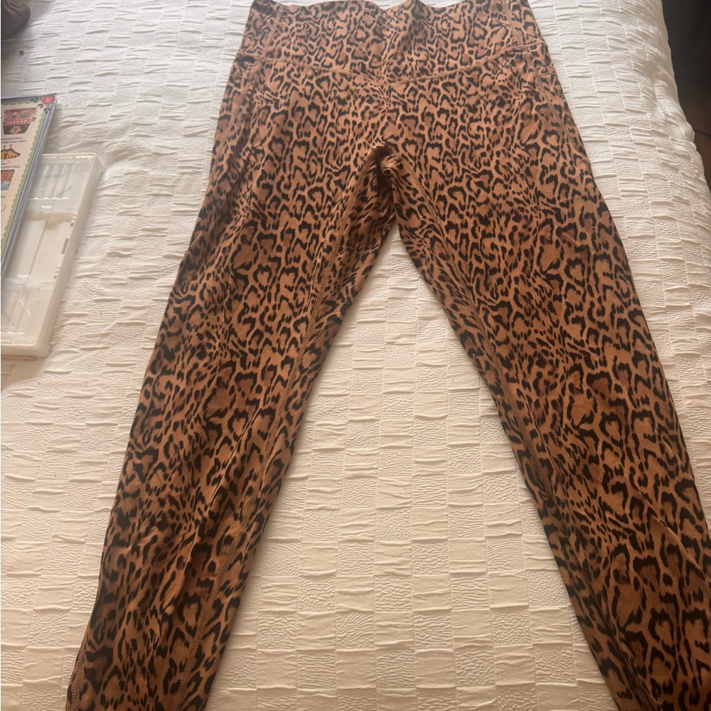 HALARA Leopard Print Leggings in Brown and Black